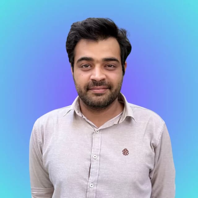Portrait of Roshaan Nayyar, Business Growth Manager at HST